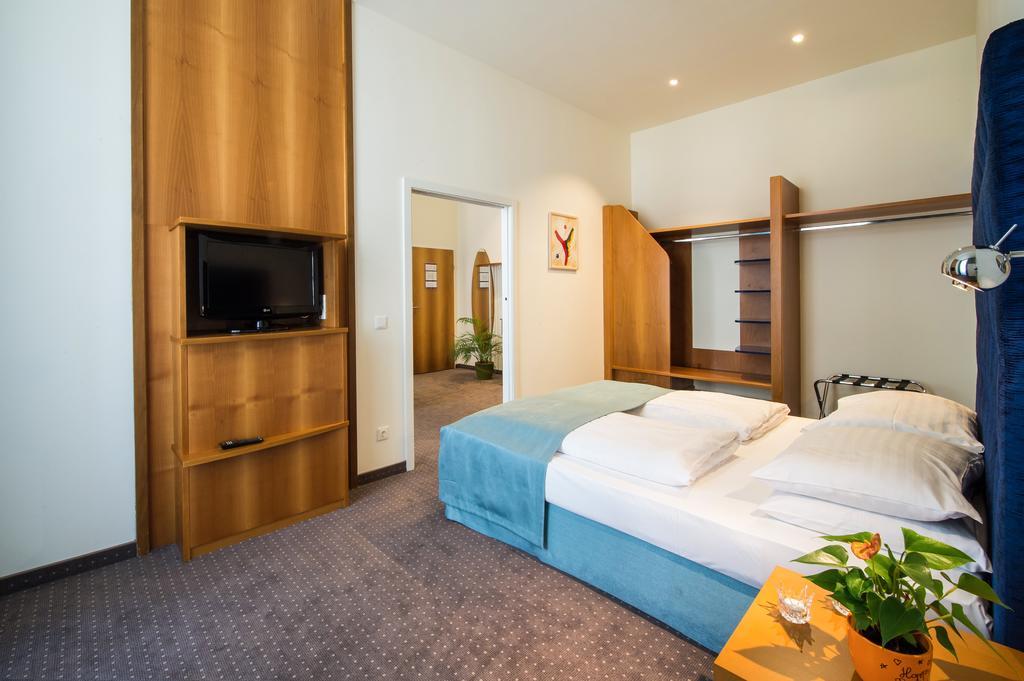 Hilight Suite Hotel