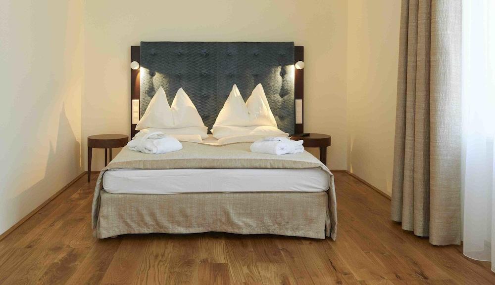 Hilight Suite Hotel
